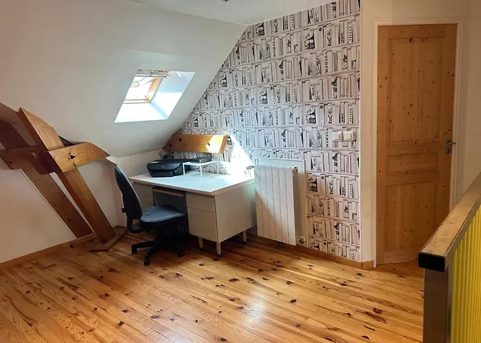 La Maison Des Copains
