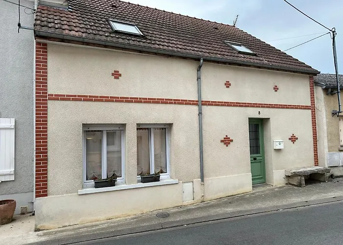La Maison Des Copains